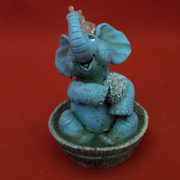 The Hamilton Collection Clean Fun Elephant Figurine 1996 - Picture 9 of 12